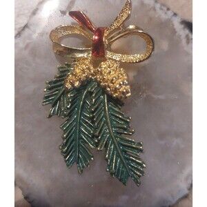 Vintage gerrys pinecone holiday brooch